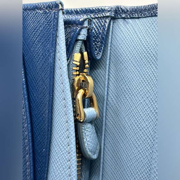 EUC π¦ PRADA Large Navy Blue Saffiano Leather Wallet ID Card Case Gold Chain Box - Picture 9 of 16